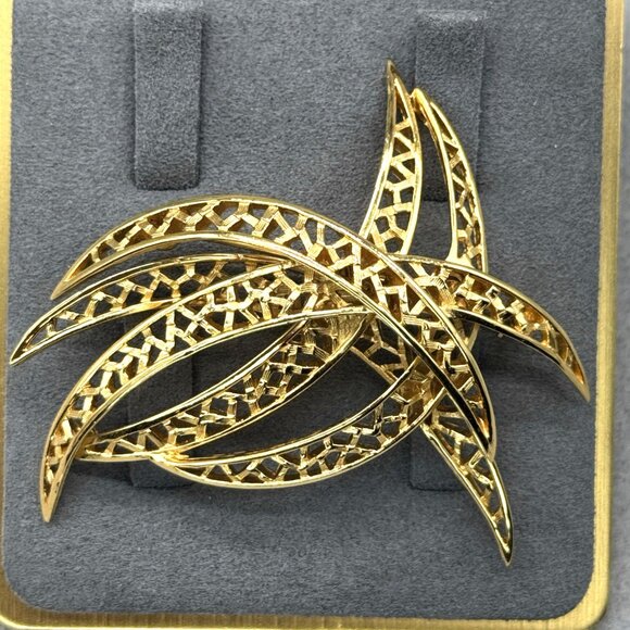 Trifari Jewelry - Vintage Crown Trifari Brooch Gold Tone Filigree Whimsical Atomic 3D Open Work